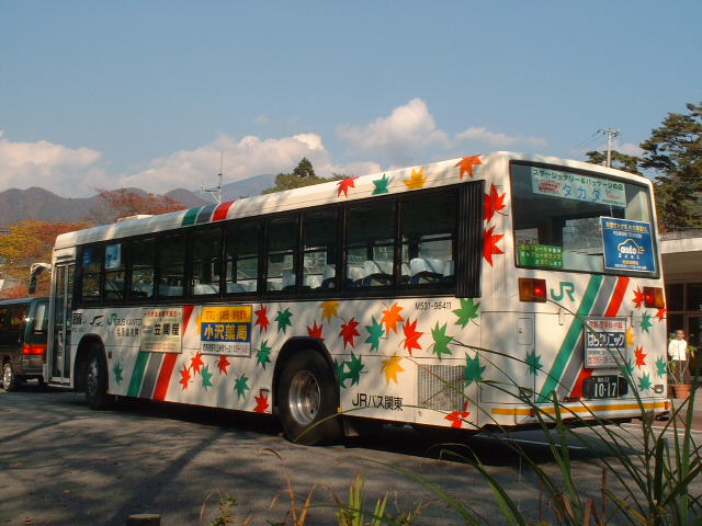 激しい渋滞の中、塩原温泉へ向かう1017 鬼怒川公園駅前にて撮影